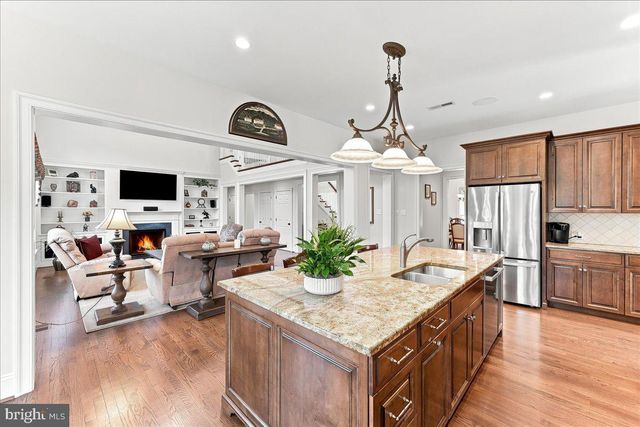 4 WELLFLEET LN, Glen Mills, PA 19342
