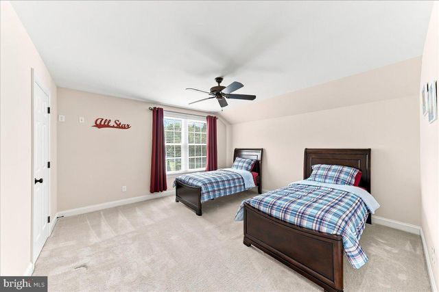 4 WELLFLEET LN, Glen Mills, PA 19342