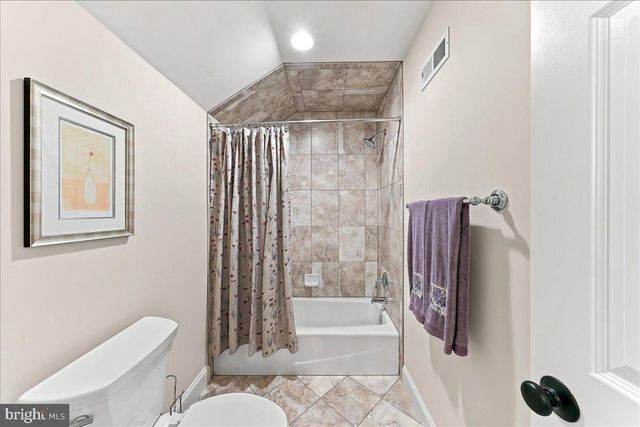 4 WELLFLEET LN, Glen Mills, PA 19342
