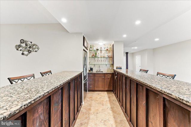 4 WELLFLEET LN, Glen Mills, PA 19342
