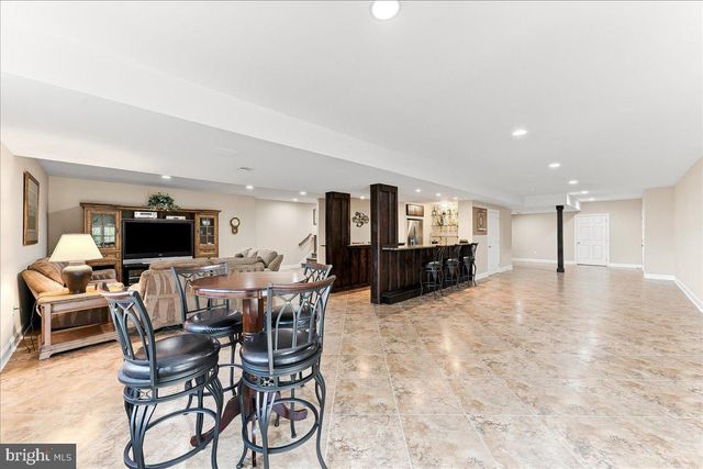4 WELLFLEET LN, Glen Mills, PA 19342