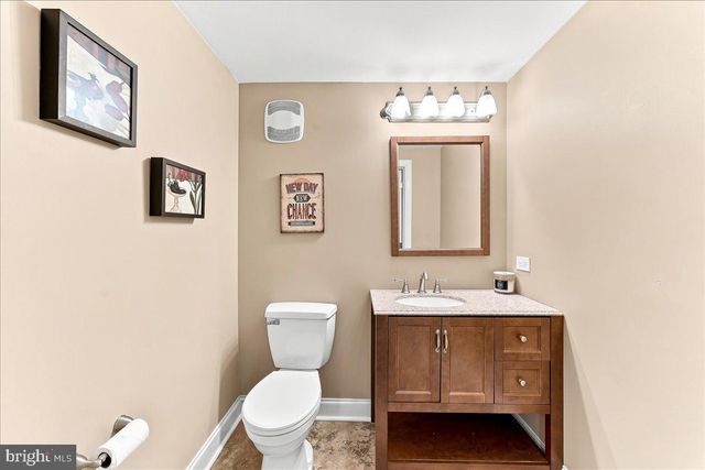 4 WELLFLEET LN, Glen Mills, PA 19342
