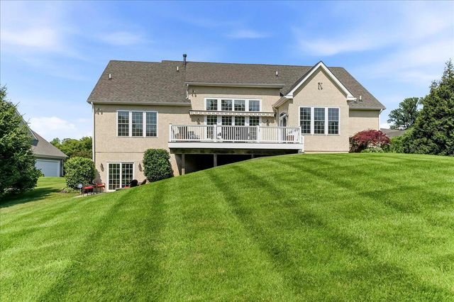 4 WELLFLEET LN, Glen Mills, PA 19342