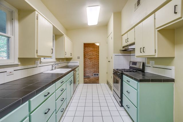 1100 Mockingbird Lane, Arlington, TX 76013
