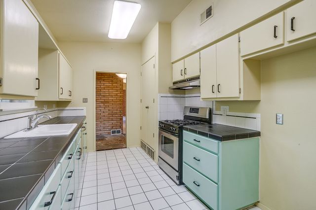 1100 Mockingbird Lane, Arlington, TX 76013