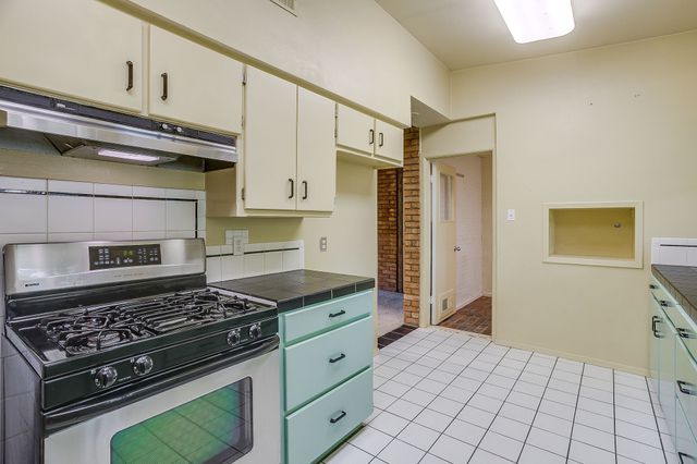 1100 Mockingbird Lane, Arlington, TX 76013