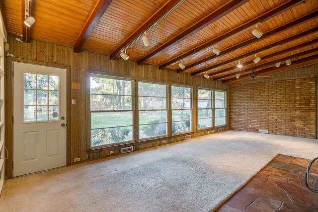 1100 Mockingbird Lane, Arlington, TX 76013