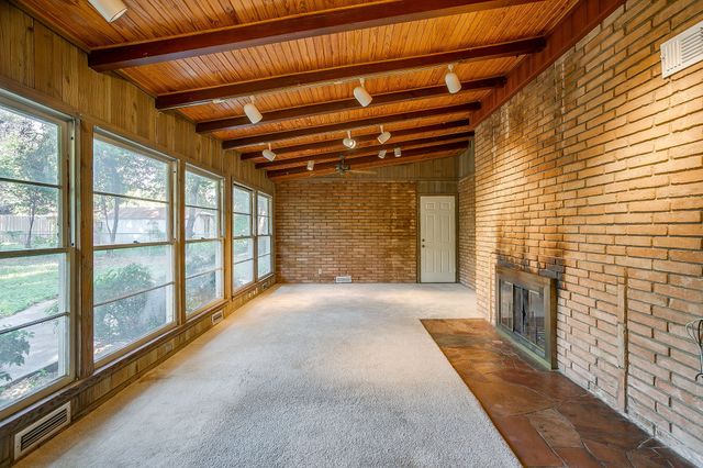 1100 Mockingbird Lane, Arlington, TX 76013