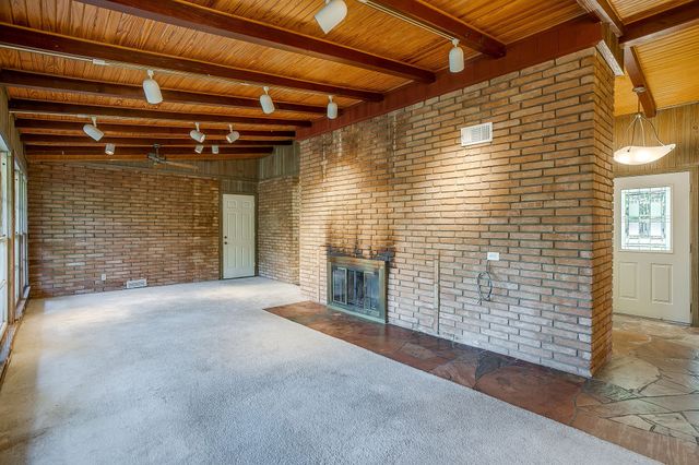 1100 Mockingbird Lane, Arlington, TX 76013