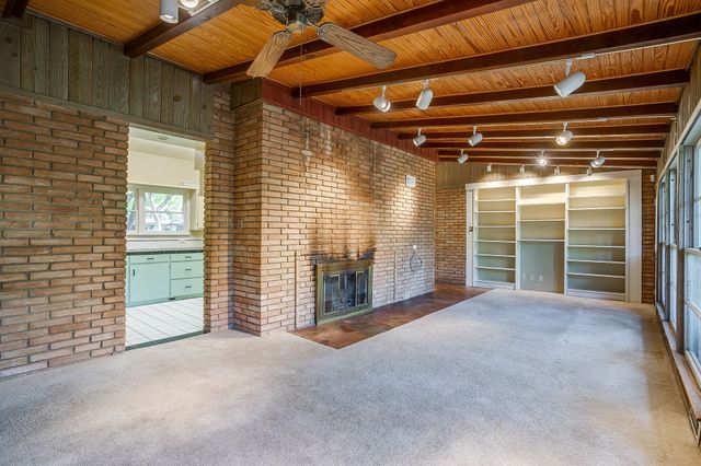 1100 Mockingbird Lane, Arlington, TX 76013