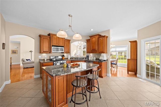 3352 Garvey Lane, Edwardsville, IL 62025