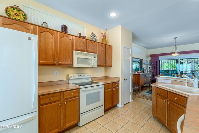 15814 W WILDFLOWER Drive, Surprise, AZ 85374