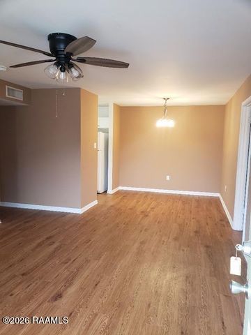 701 S College Road Apt 216, Lafayette, LA 70503