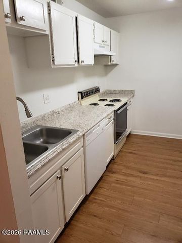 701 S College Road Apt 216, Lafayette, LA 70503