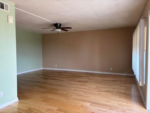 312 Wellington F, West Palm Beach, FL 33417