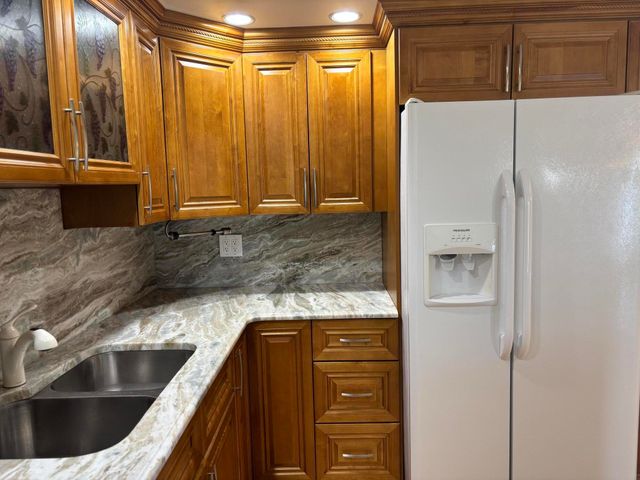 312 Wellington F, West Palm Beach, FL 33417