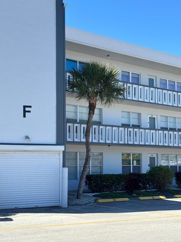 312 Wellington F, West Palm Beach, FL 33417