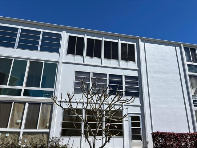 312 Wellington F, West Palm Beach, FL 33417