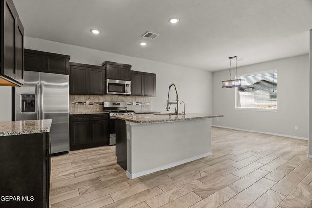 7401 EAGLE VISTA Drive, El Paso, TX 79911