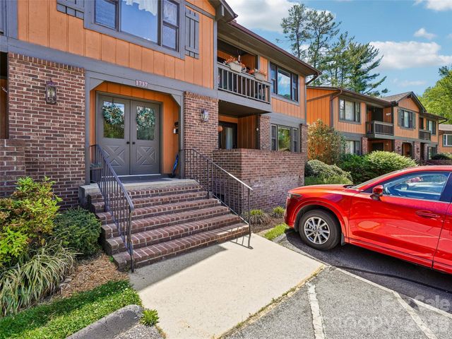 1737 Haywood Manor Road B, Hendersonville, NC 28791