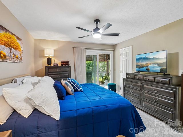 1737 Haywood Manor Road B, Hendersonville, NC 28791
