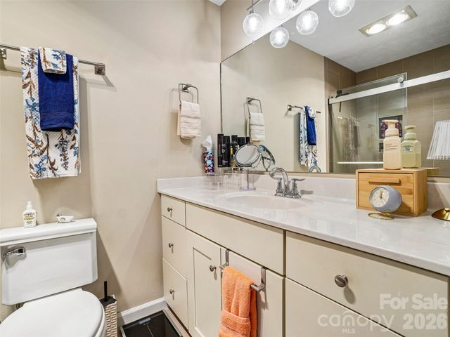 1737 Haywood Manor Road B, Hendersonville, NC 28791