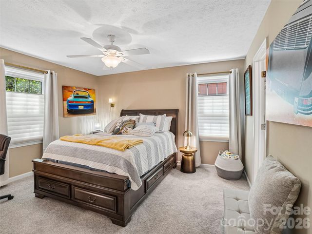 1737 Haywood Manor Road B, Hendersonville, NC 28791