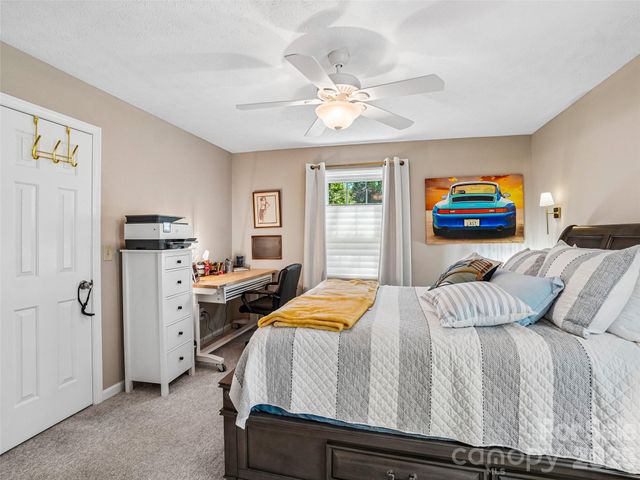 1737 Haywood Manor Road B, Hendersonville, NC 28791