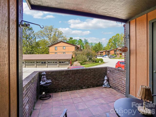 1737 Haywood Manor Road B, Hendersonville, NC 28791