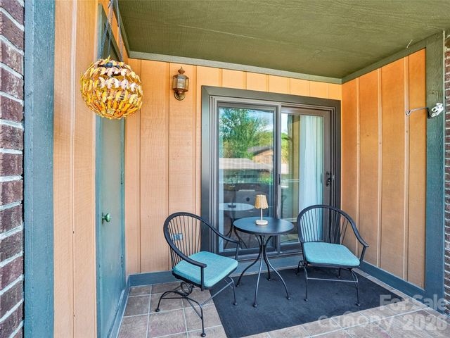1737 Haywood Manor Road B, Hendersonville, NC 28791