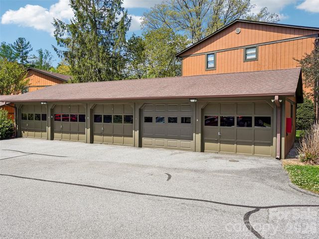1737 Haywood Manor Road B, Hendersonville, NC 28791