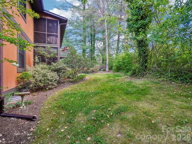 1737 Haywood Manor Road B, Hendersonville, NC 28791