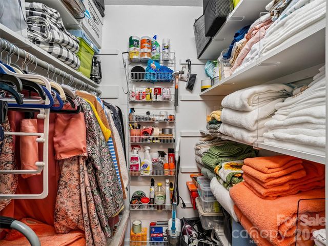 1737 Haywood Manor Road B, Hendersonville, NC 28791