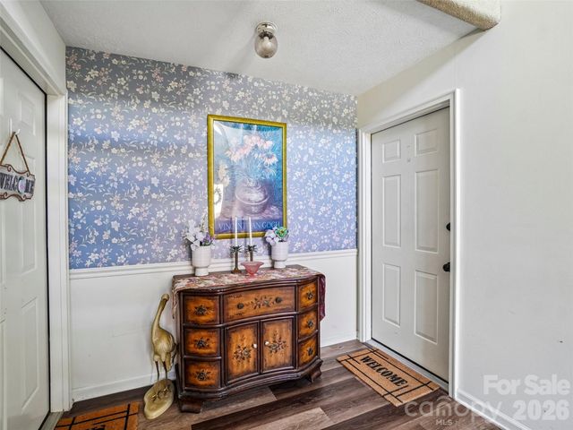 1737 Haywood Manor Road B, Hendersonville, NC 28791