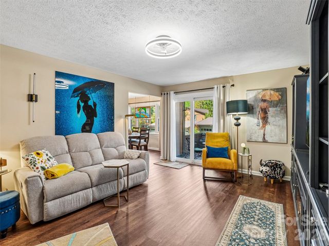 1737 Haywood Manor Road B, Hendersonville, NC 28791