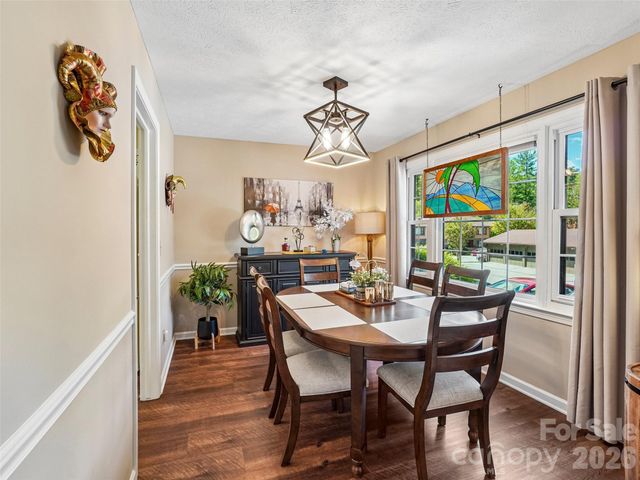 1737 Haywood Manor Road B, Hendersonville, NC 28791