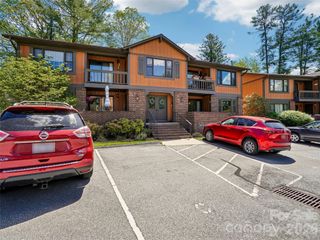 1737 Haywood Manor Road B, Hendersonville, NC 28791