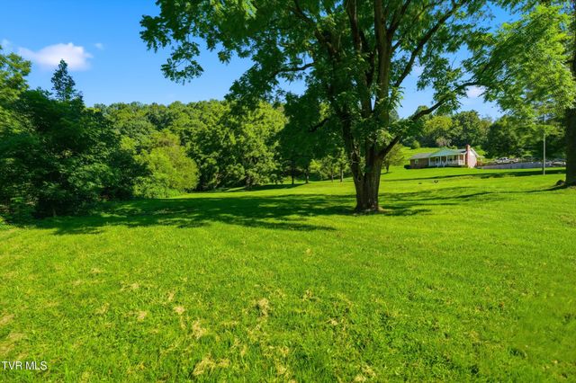 3851 Middle Wallens Creek Road, Duffield, VA 24244