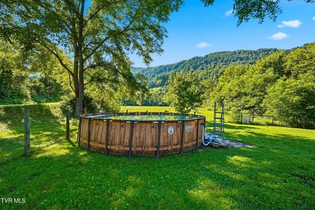 3851 Middle Wallens Creek Road, Duffield, VA 24244