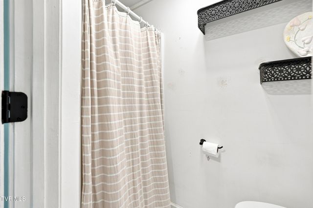 3851 Middle Wallens Creek Road, Duffield, VA 24244