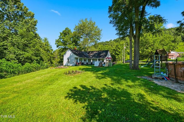 3851 Middle Wallens Creek Road, Duffield, VA 24244