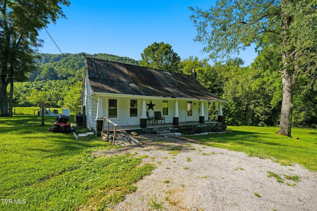 3851 Middle Wallens Creek Road, Duffield, VA 24244