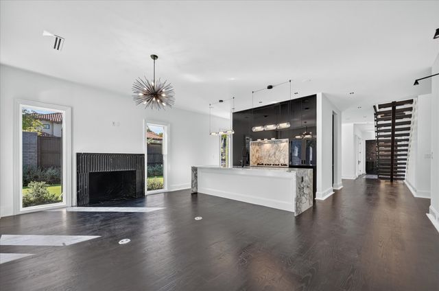 6404 Lakehurst Avenue, Dallas, TX 75230