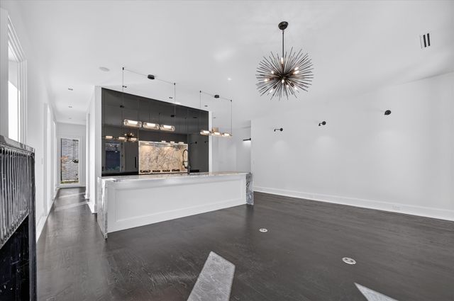 6404 Lakehurst Avenue, Dallas, TX 75230