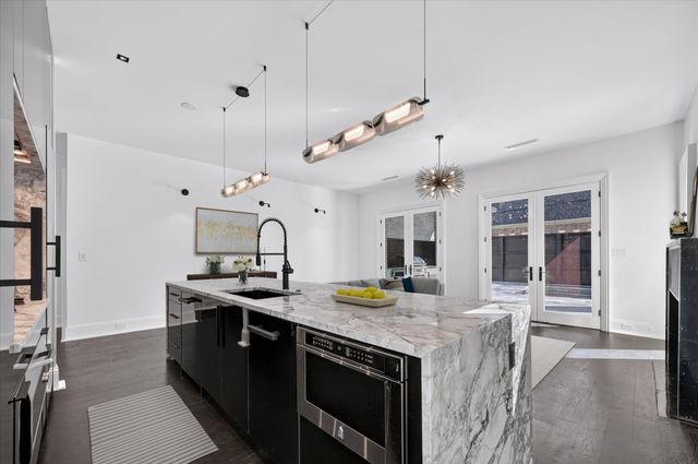 6404 Lakehurst Avenue, Dallas, TX 75230