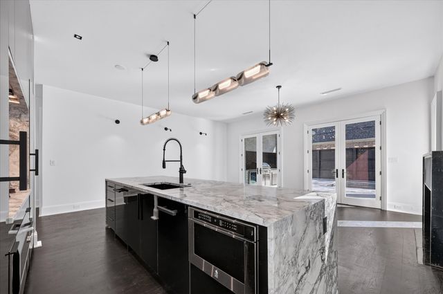 6404 Lakehurst Avenue, Dallas, TX 75230