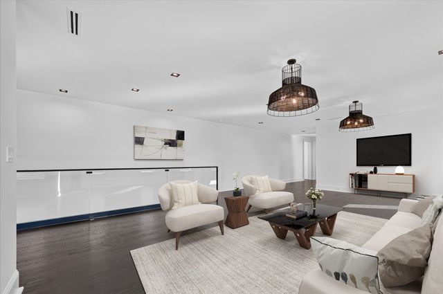 6404 Lakehurst Avenue, Dallas, TX 75230