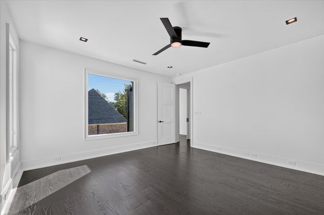6404 Lakehurst Avenue, Dallas, TX 75230
