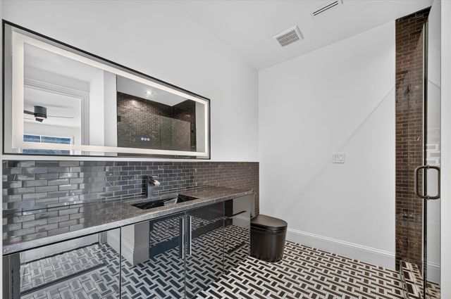 6404 Lakehurst Avenue, Dallas, TX 75230