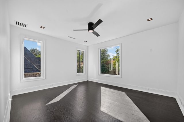 6404 Lakehurst Avenue, Dallas, TX 75230